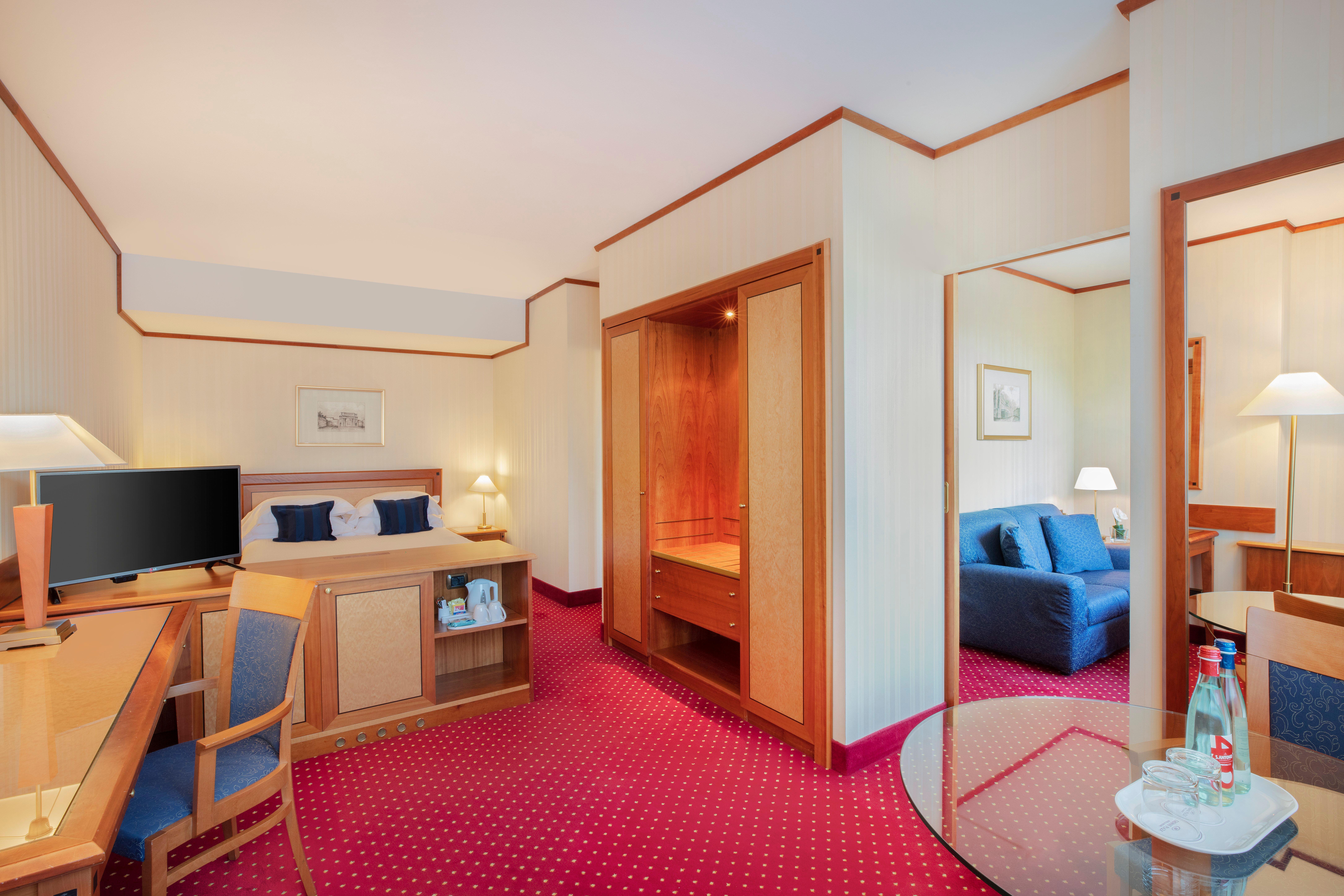 Hotel Crowne Plaza Milan Linate By Ihg 4*